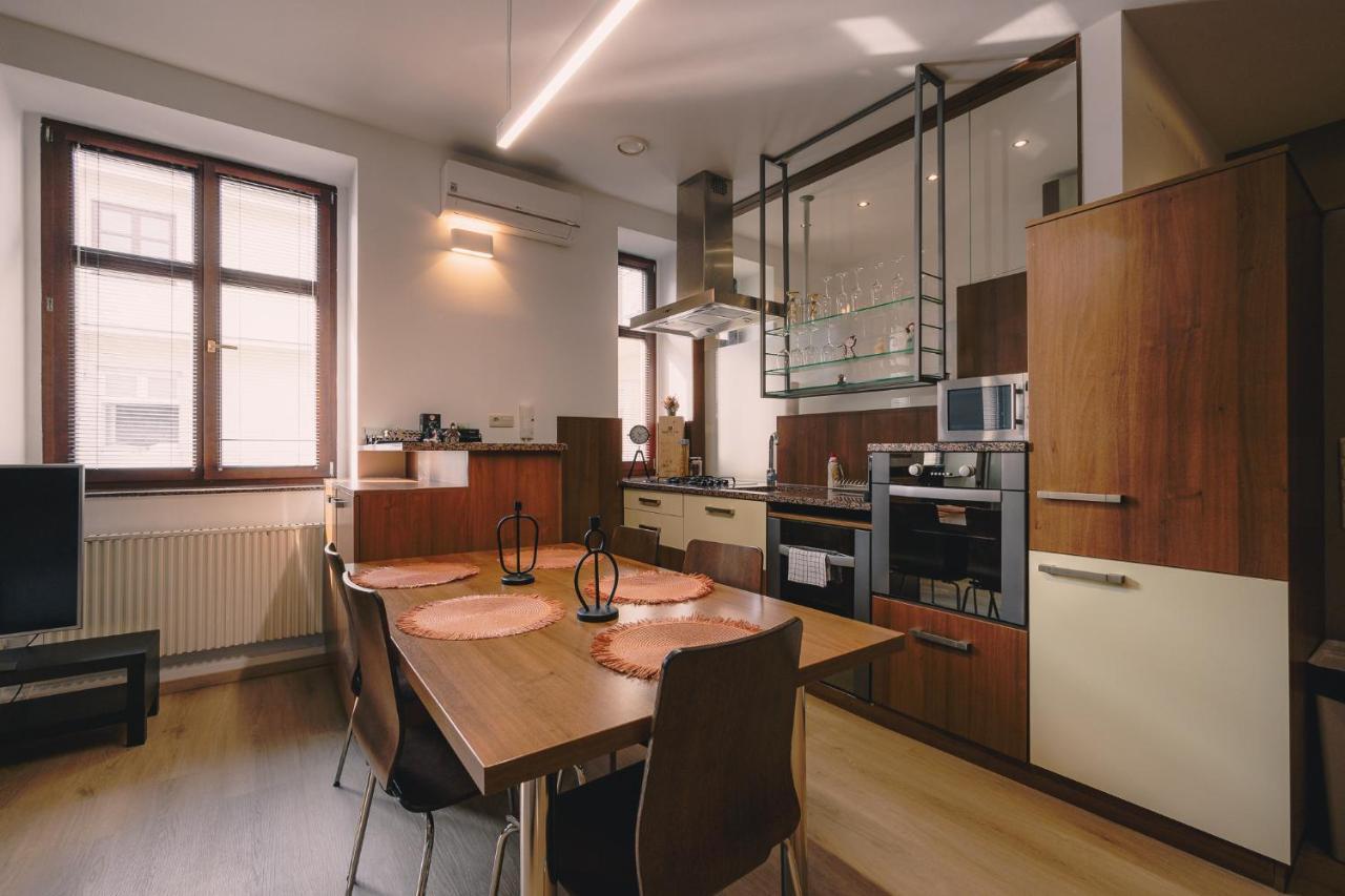 Skau Laurinska Apartment บราติสลาวา ภายนอก รูปภาพ
