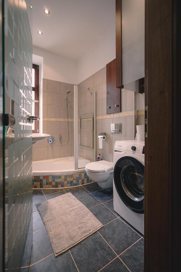 Skau Laurinska Apartment บราติสลาวา ภายนอก รูปภาพ