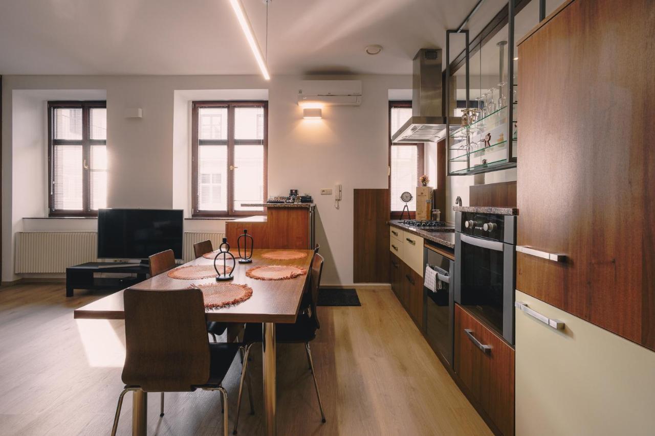 Skau Laurinska Apartment บราติสลาวา ภายนอก รูปภาพ